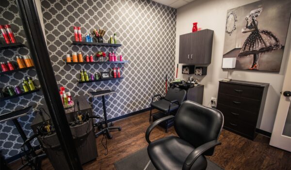 Phenix Salon Suites Expands Its Footprint in Sarasota, Florida